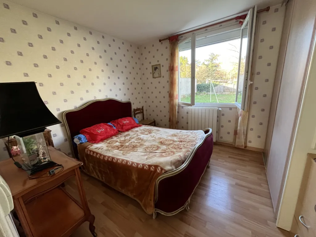 Maison de Plain Pied avec Jardin à Thouars
