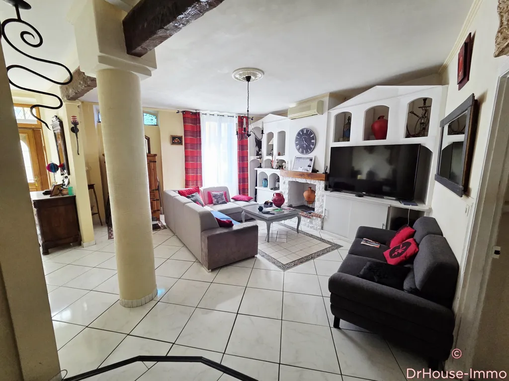Elutuba - Spacious House with 5 Bedrooms in Chalon-sur-Saône
