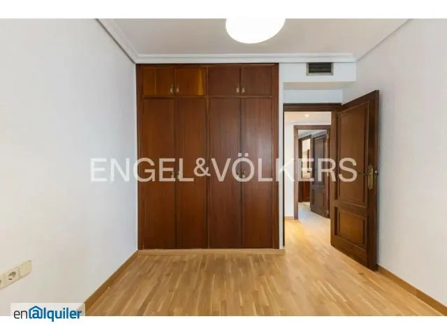 Toad - Apartment with Terrace in Extramurs, Valencia