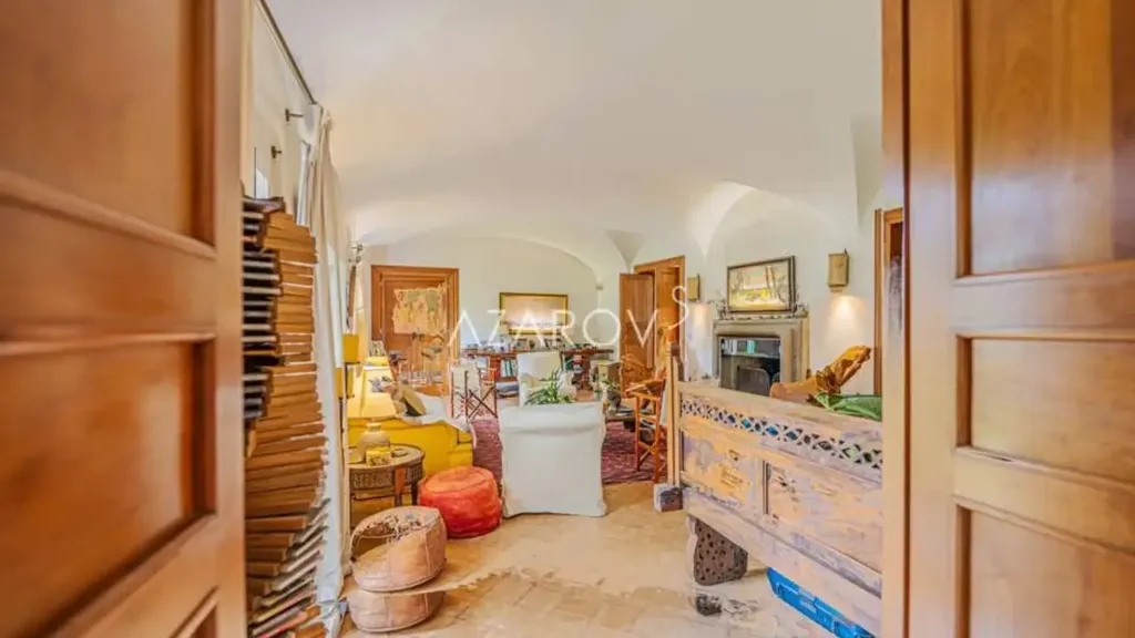 Esik - Historic Villa with Pool in Grottaferrata