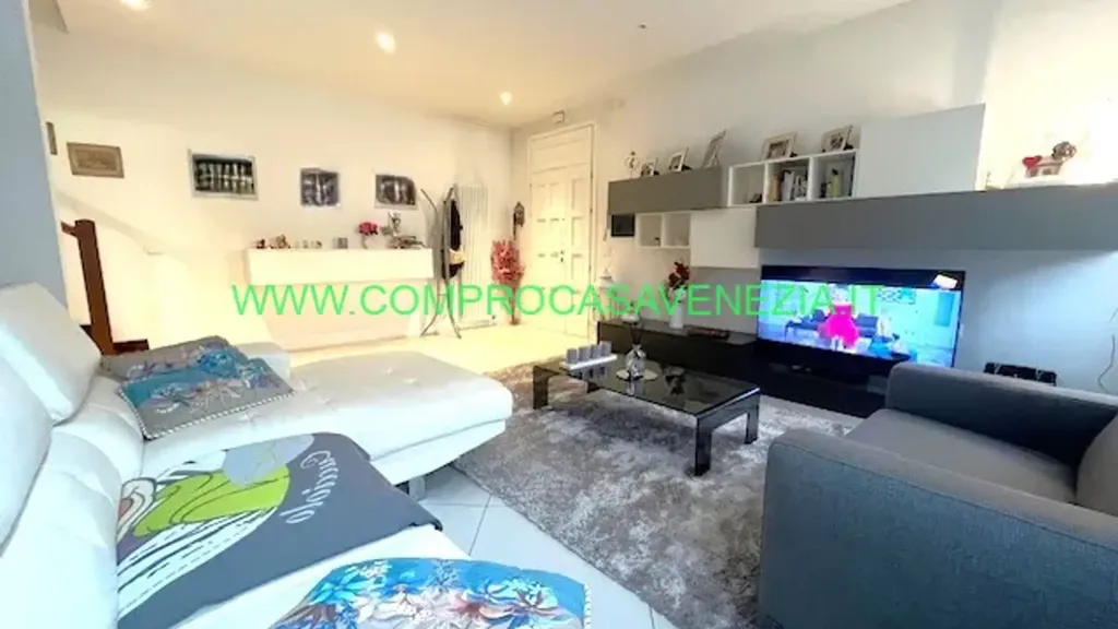 Séjour - Maison 6 pièces à IT