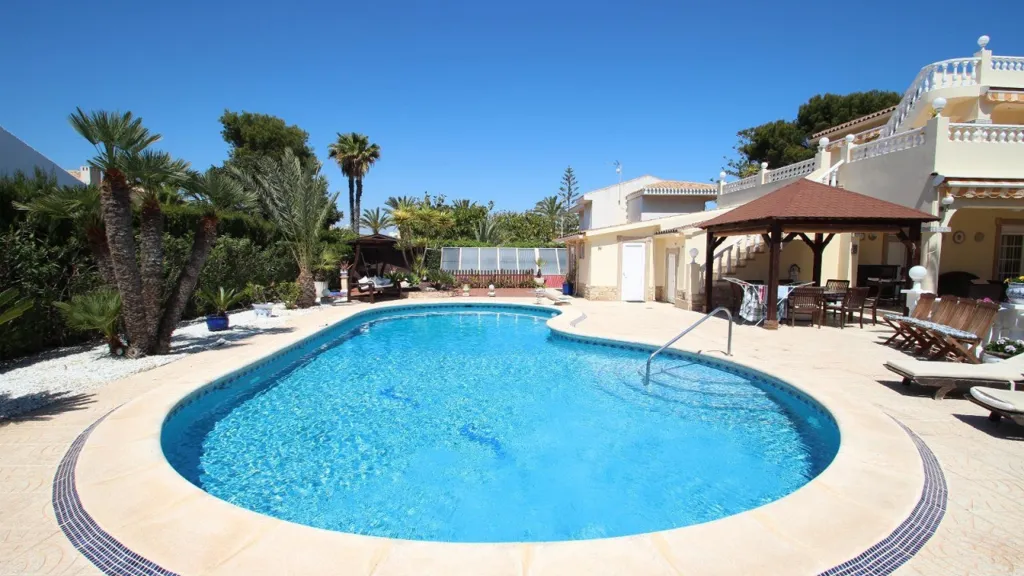 Bassein - Villa with Private Pool in Cabo Roig, Orihuela