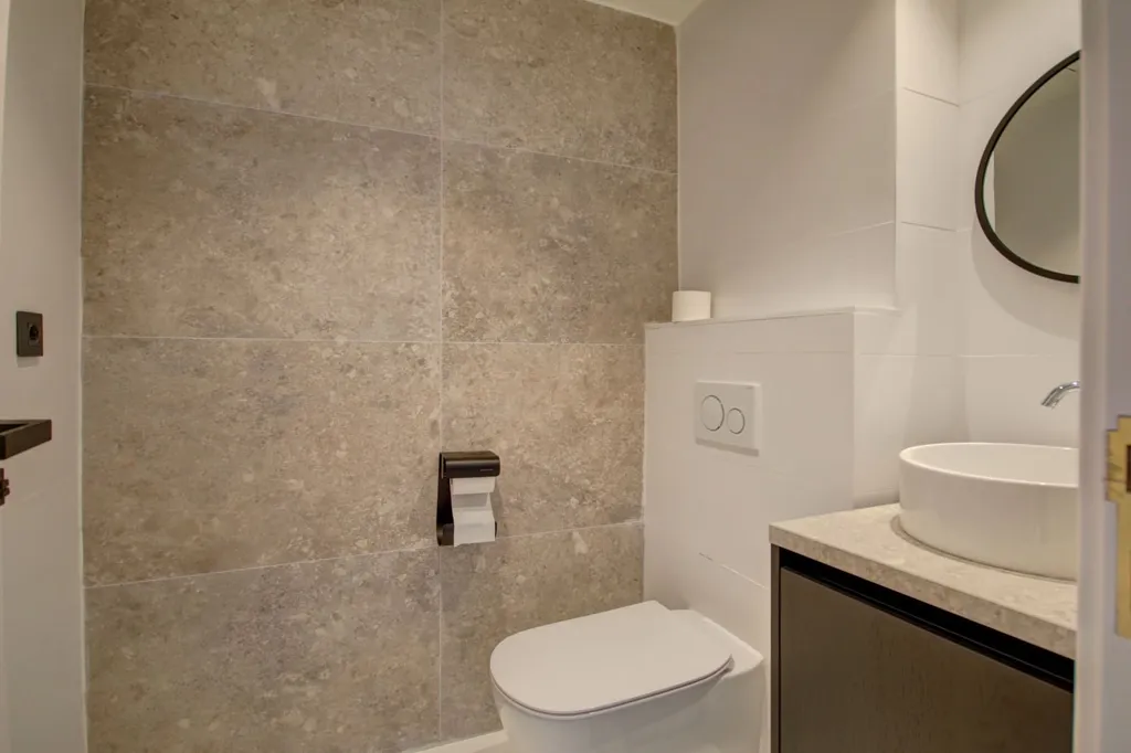 Vannitoad - Apartment with Sea View in Estepona