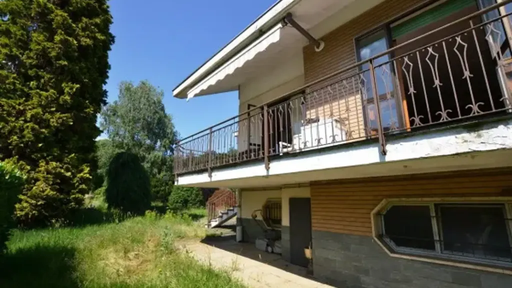 Rõdu - Villa with Private Garden in Biella