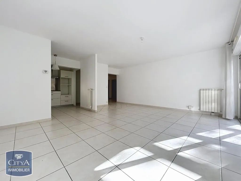Toad - Ground Floor Apartment with Terrace in Nîmes