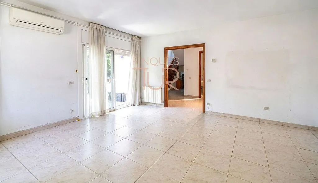 Pièces - Luxury House with Garden in Premià de Dalt