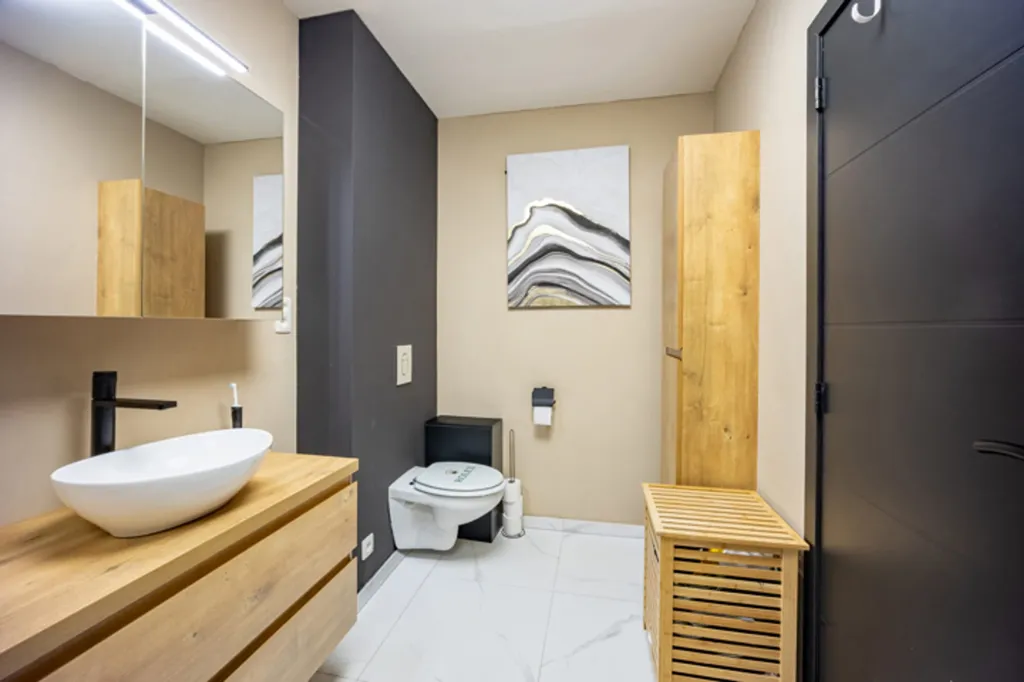 Vannitoad - Duplex Apartment with Terrace in Modern Building