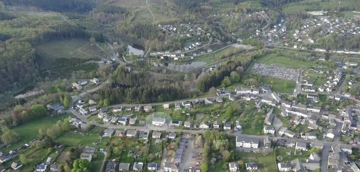 Vue aérienne - Appartement Duplex au Calme avec Balcon Sud à Habay-la-Neuve