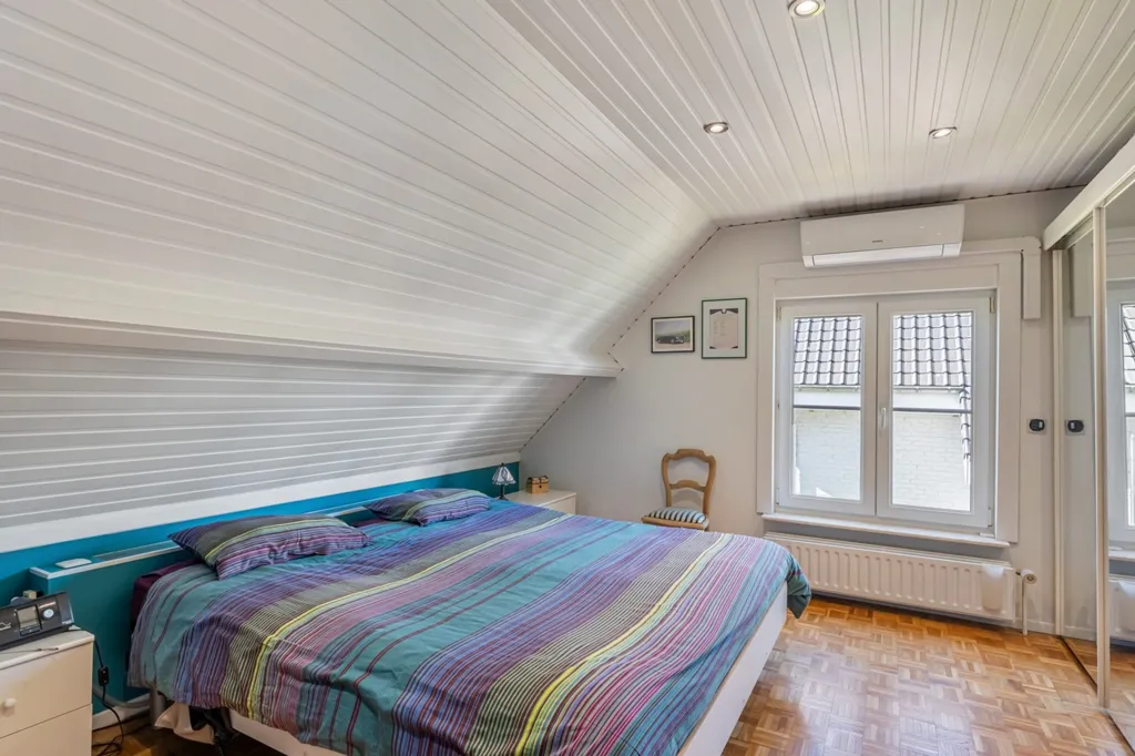 Chambres - Villa Rénovée avec Garage à Erps-Kwerps
