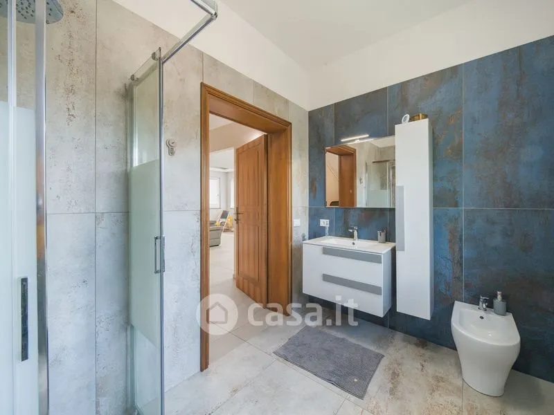 Salles de bain - Bifamilial Villa with Solar Panels in Ponsacco