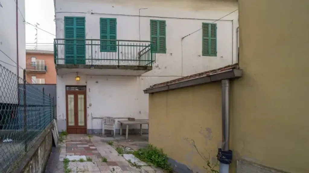 Jardin - Terraced House with Potential for B&B in Parma