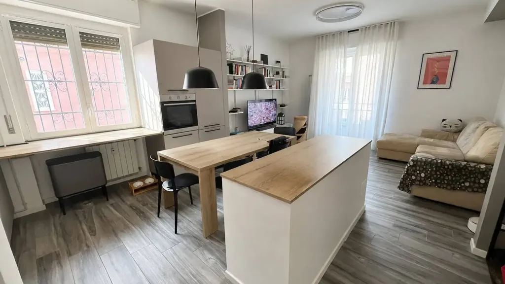 Elutuba - Rusticated Flat with Balcony in Milan