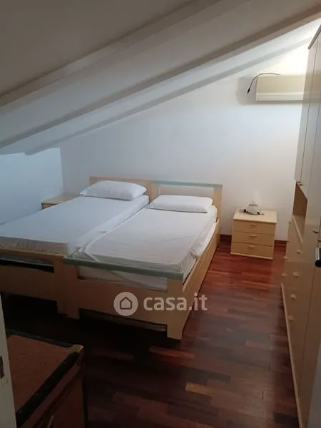 Magamistoad - Rear-Adjoining Villa with Garden in Ameglia
