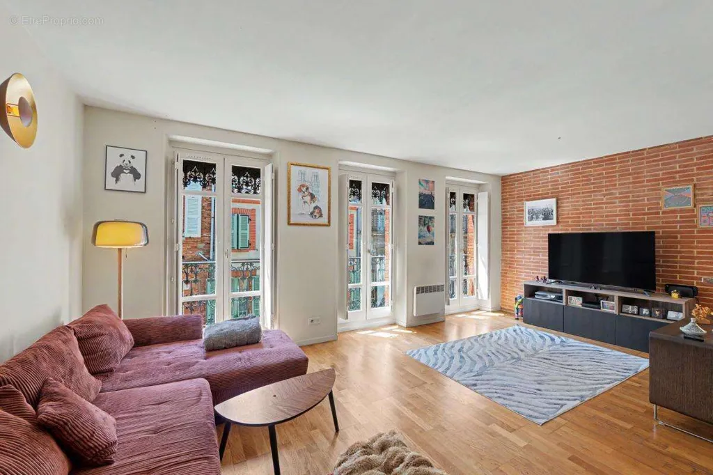 Elutuba - Spacious T3 with Cellier in Toulouse Centre