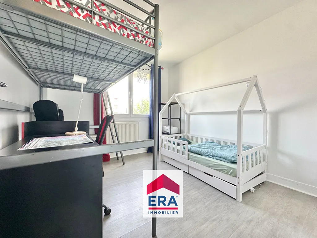 Magamistoad - 4-Piece Flat with Parking in Houilles