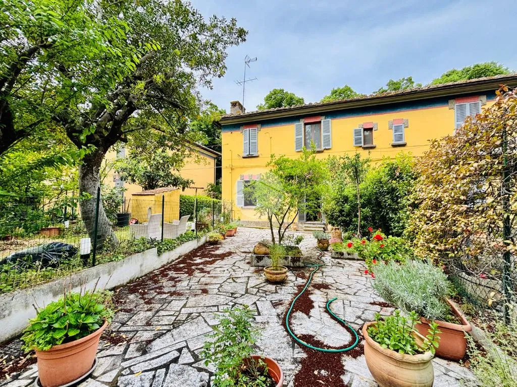 Jardin - Rear-Facing Apartment with Garden in Viterbo