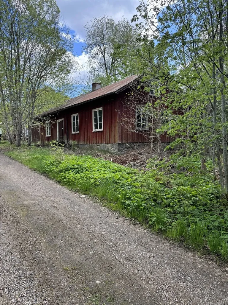 Välivaade - Industrial Building with 1,460m² Plot in Gislaved
