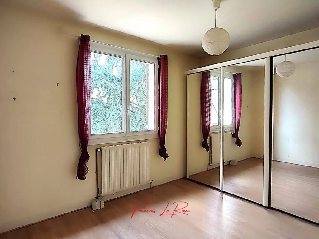 Chambres - Maison à Rénover avec Terrasse à Limay