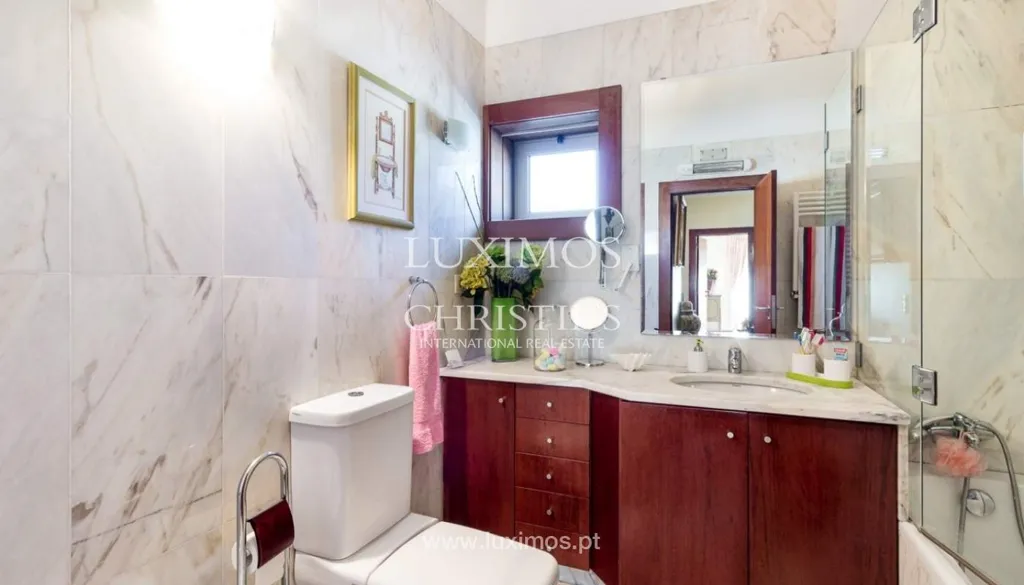 Salles de bain - Luxury Penthouse with Gym in Maia