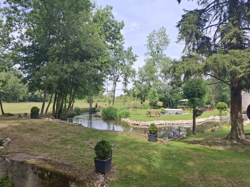 Giardino - Riverside Guest House with Mill in Chef Boutonne