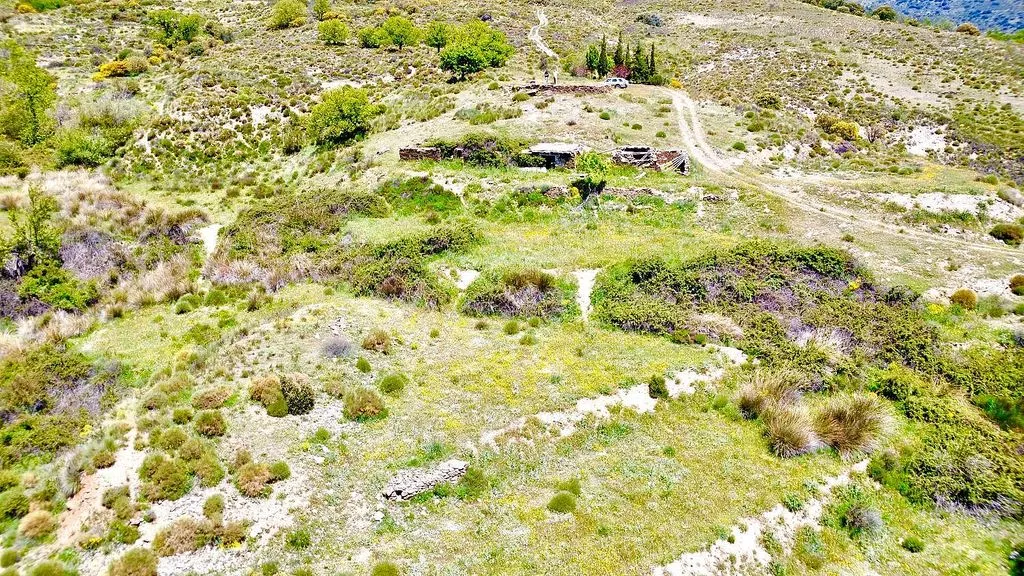 Õhuvaade - Rustic Finca with Water Source in Sierra de Júbar