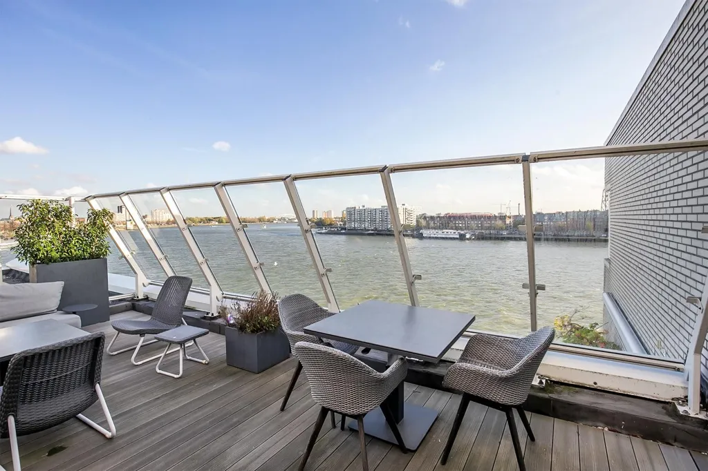 Terrasse - Penthouse with Maas View in Rotterdam