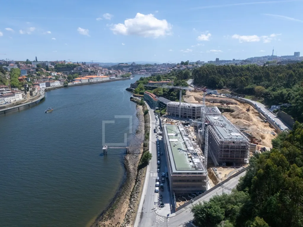 Aerial - T1 Apartment with River View in Vila Nova de Gaia