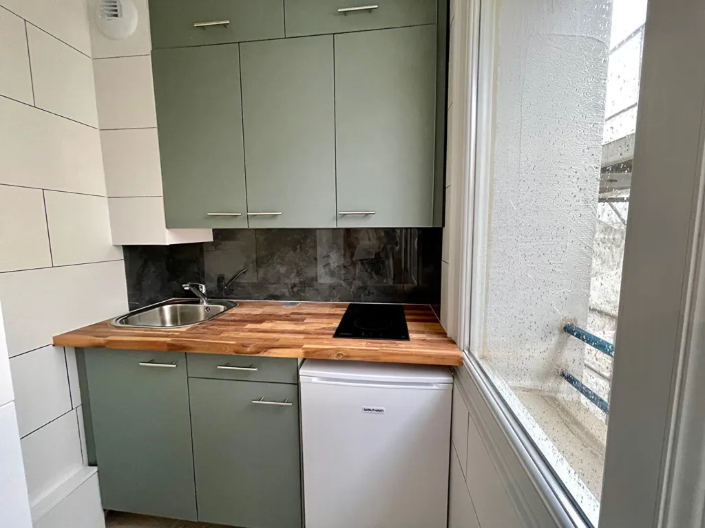 Kitchen - Renovated Meublé Flat in Saint-Nazaire