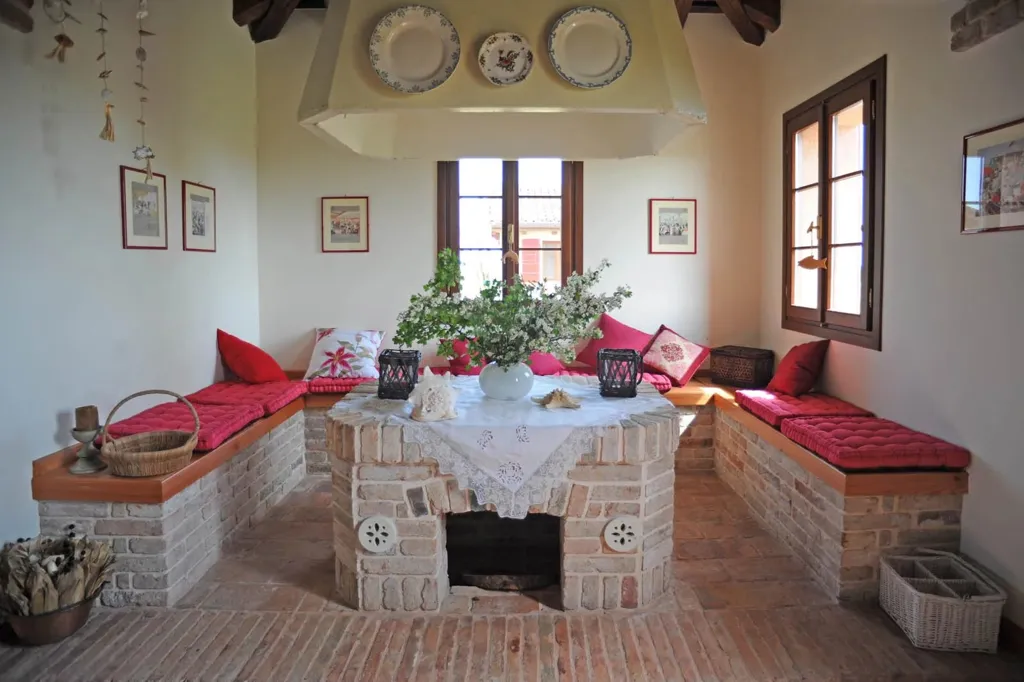 Dining Room - Agriturismo with Water Access in Caorle, Veneto