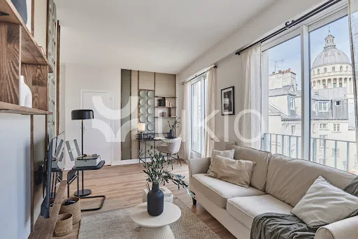 Living Room - Luxury Apartment with Central Heating in Paris 5th