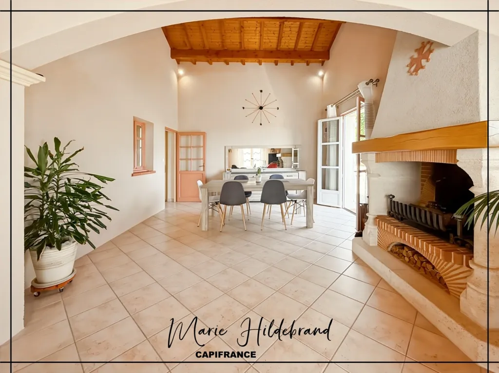 Dining Room - Spacious Property with Valley View near Valence d'Agen