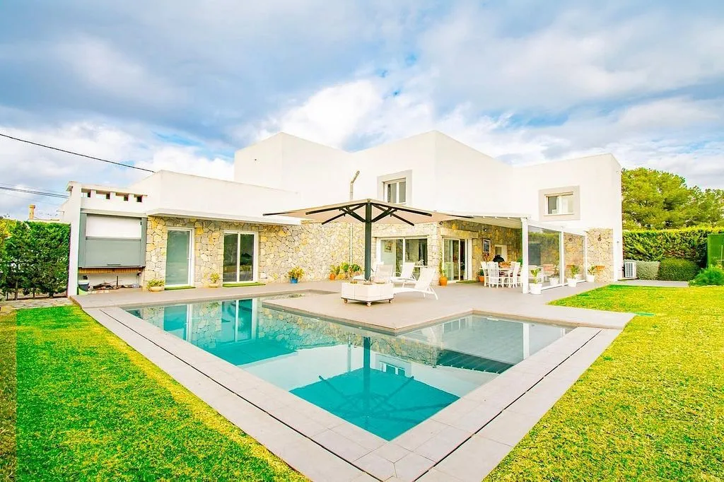 Pool - Luxury Villa with Pool in El Toro