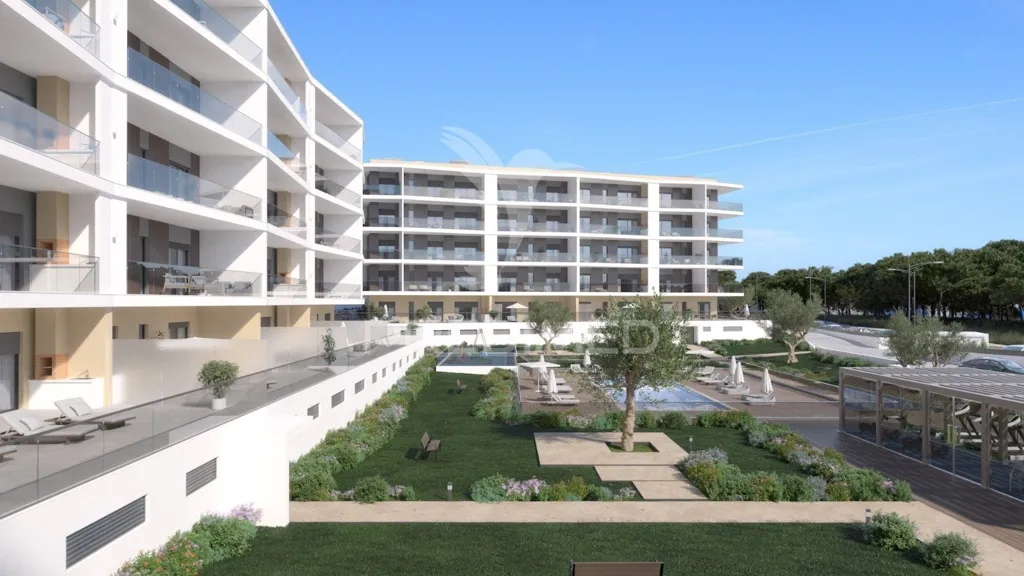 T2 Apartment with Seafront Access in Portimão
