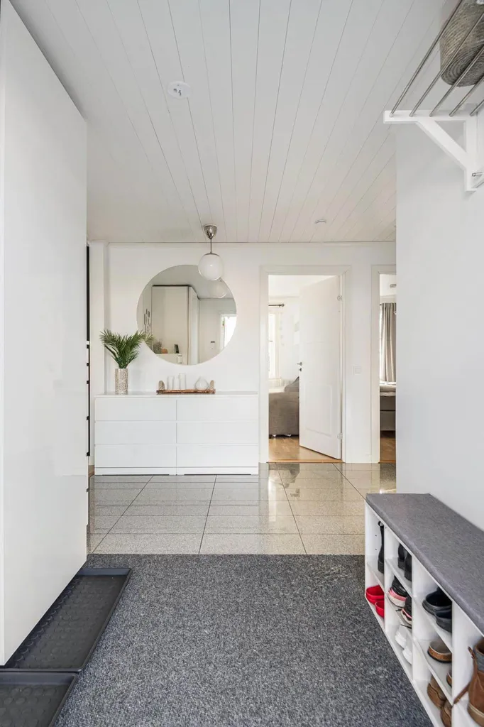 hallway_entrance
