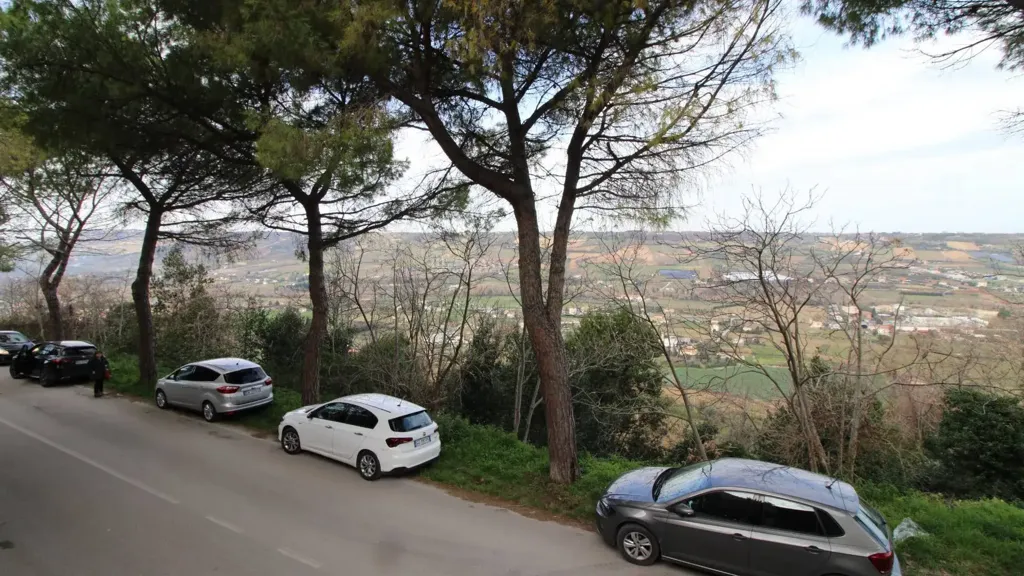 Three-Level House in Historic Centre, Campofilone
