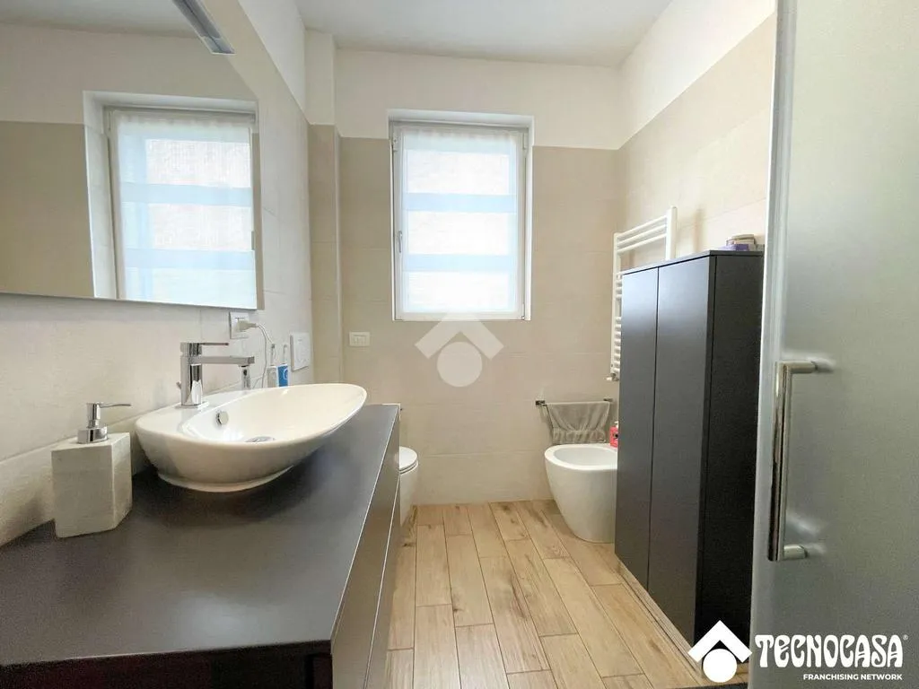 Vannitoad - Modern Triplex with Terrace in Cornaredo