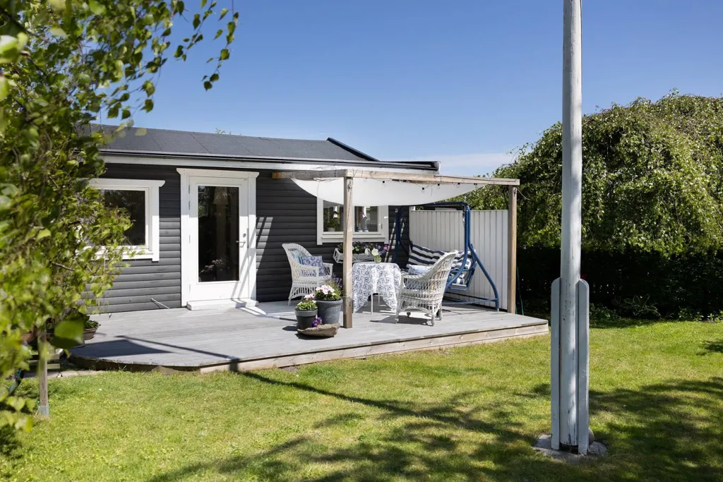 Välivaade - Charming Cottage with Corner Plot in Elinelunds Sommarstad