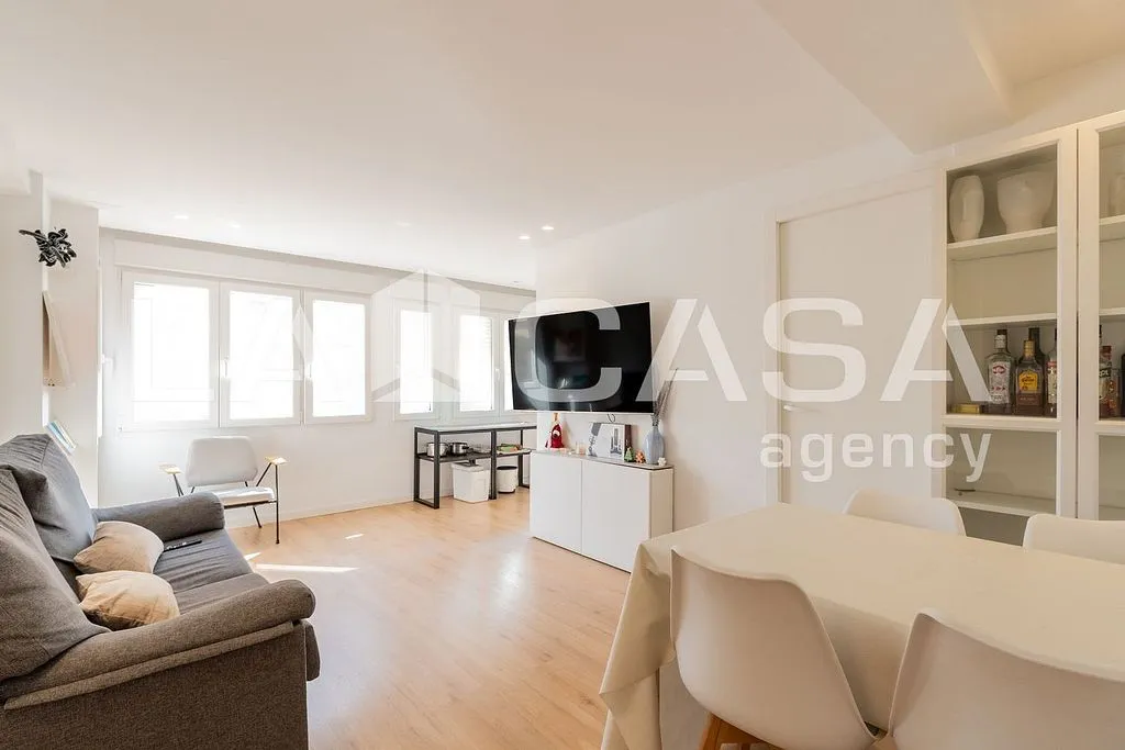 Séjour - Student-Friendly Flat with East View in La Vega Baixa
