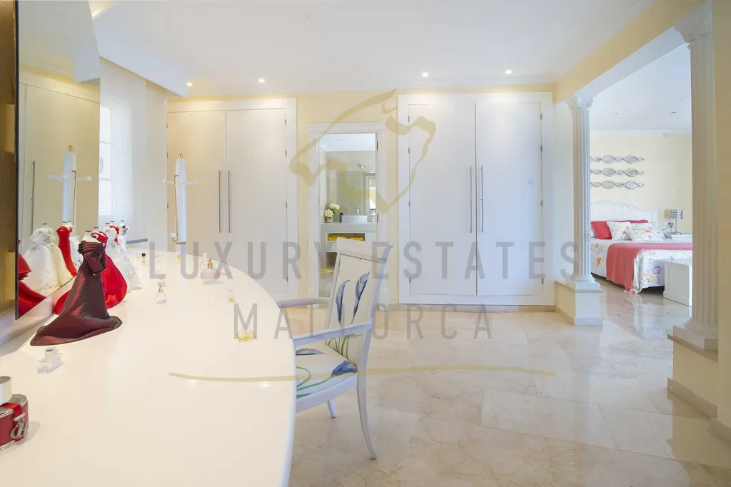 Bathrooms - Partially Renovated Villa with Ocean Views in Camp de Mar