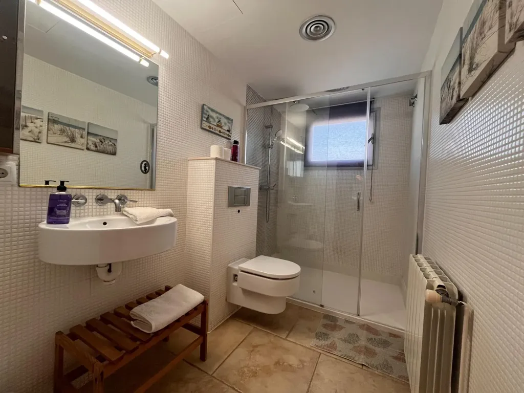 Salles de bain - Luxury Detached House with Pool in L'Escala