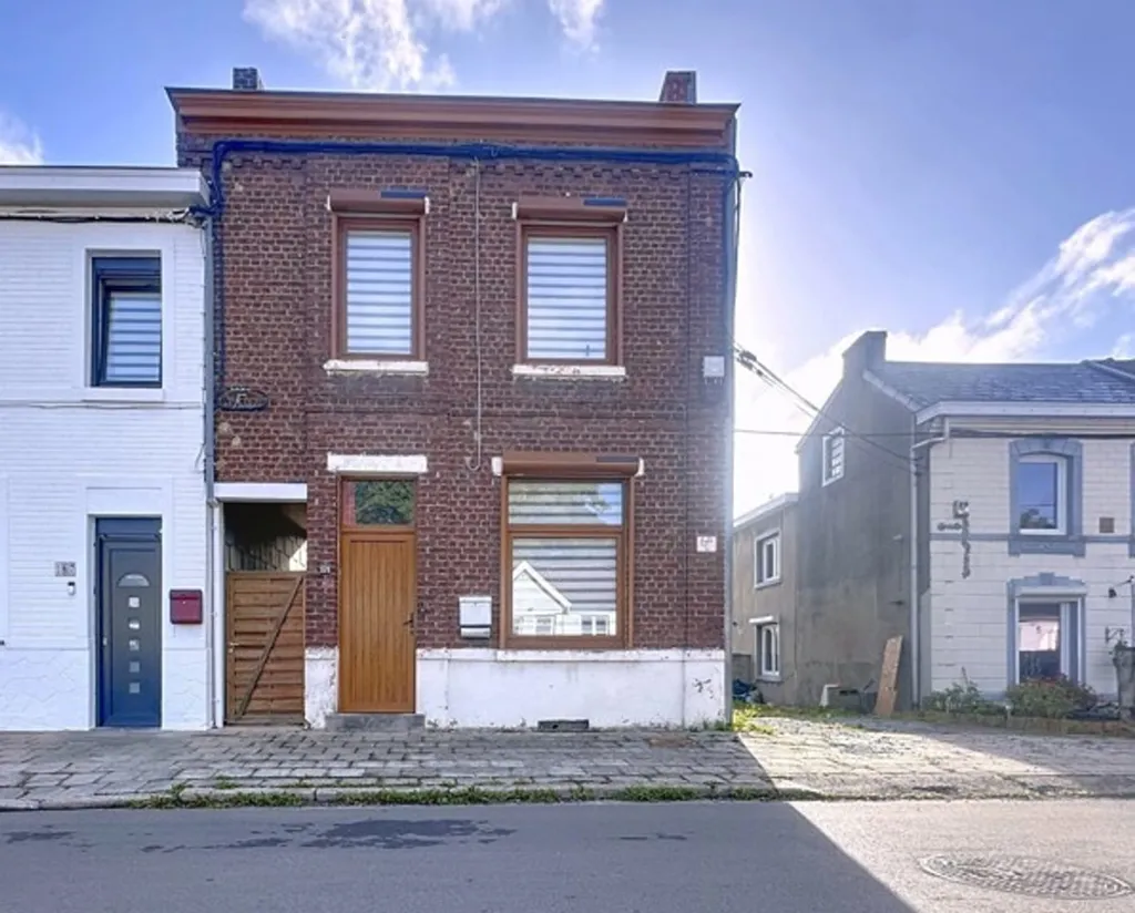 Extérieur - Maison à Rafraîchir avec Terrasse à Couillet
