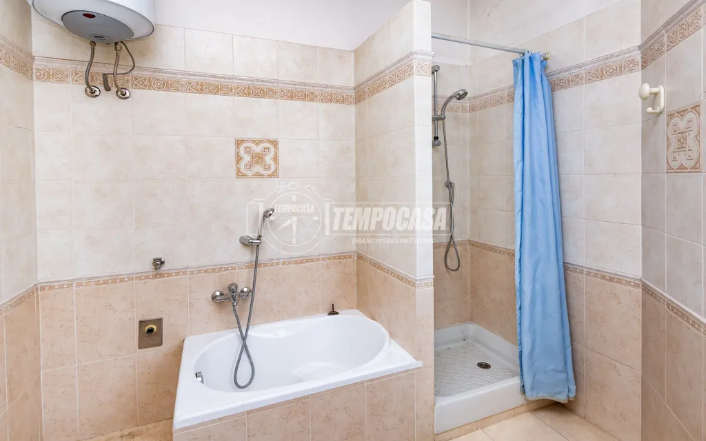 Bagni - Duplex con grande luminosità a Chieri