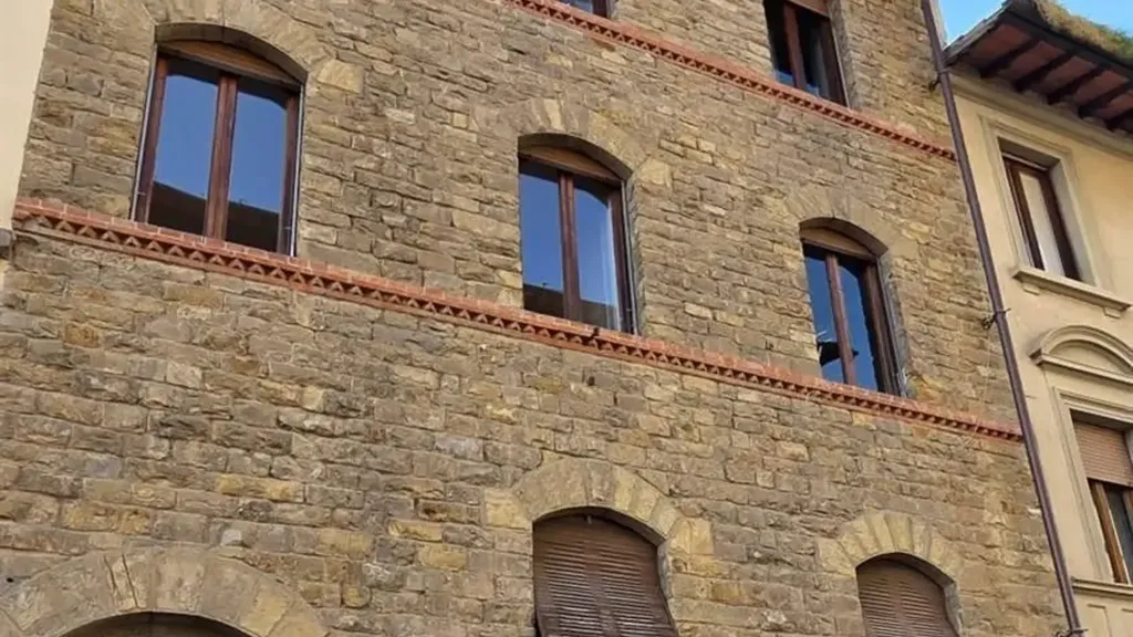 Välivaade - Quadrilocale in Historic Stone Building, Florence