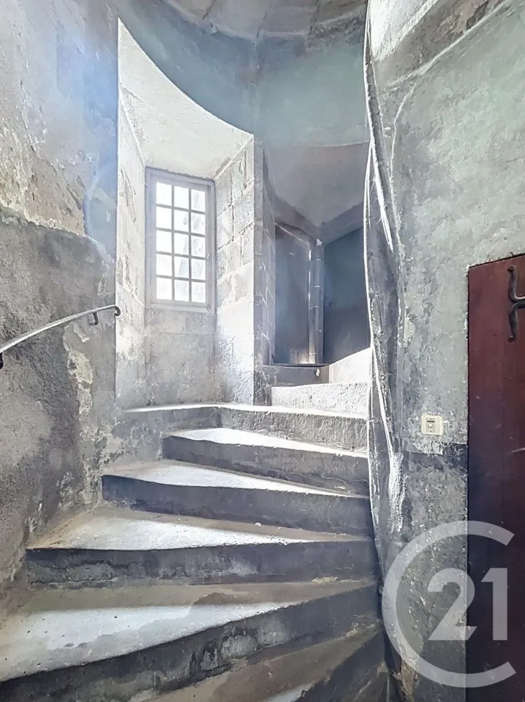 Pièces - Immeuble de Caractère avec Cour Intérieure à Clermont-Ferrand