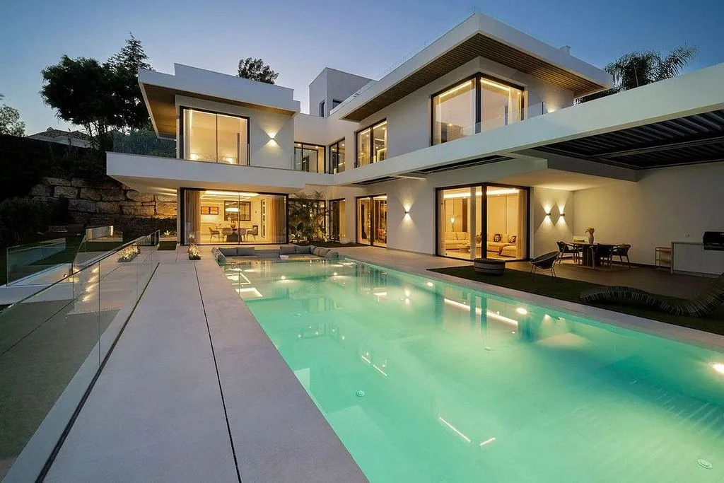 Bassein - Luxury Villa with Pool in Estepona