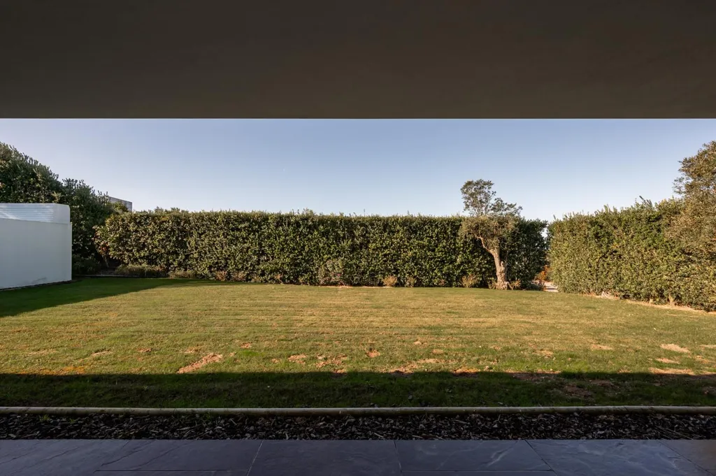 Aed - Contemporary Villa with Golf Course in Bom Sucesso