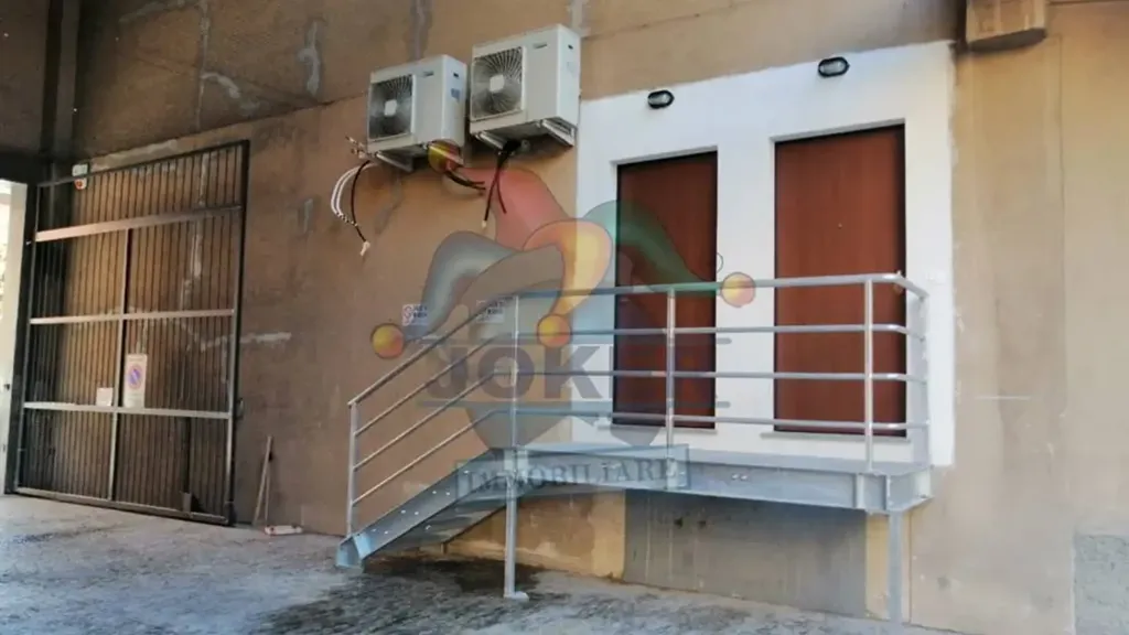 Garage - Rented Duplex in Industrial Complex, Milan