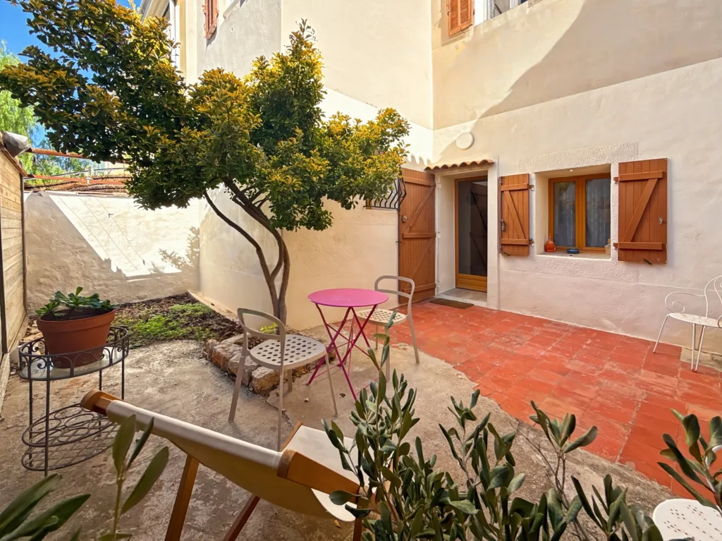 Aed - Renovated Studio with Terrace in Marseille 7ème