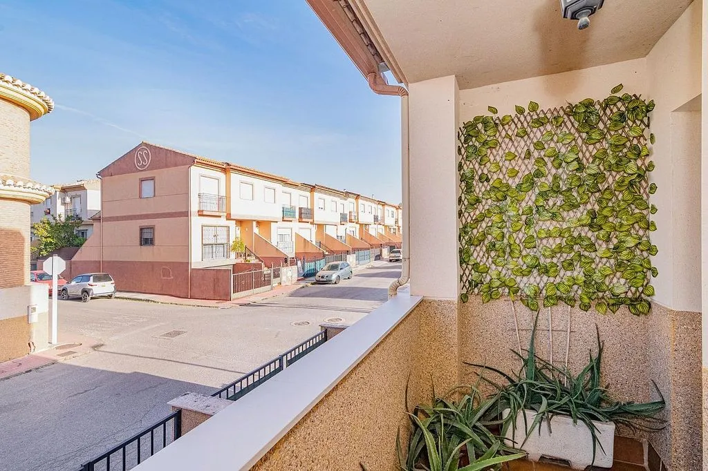 Rõdu - Semi-detached House with Pool on Avenida de Andalucía