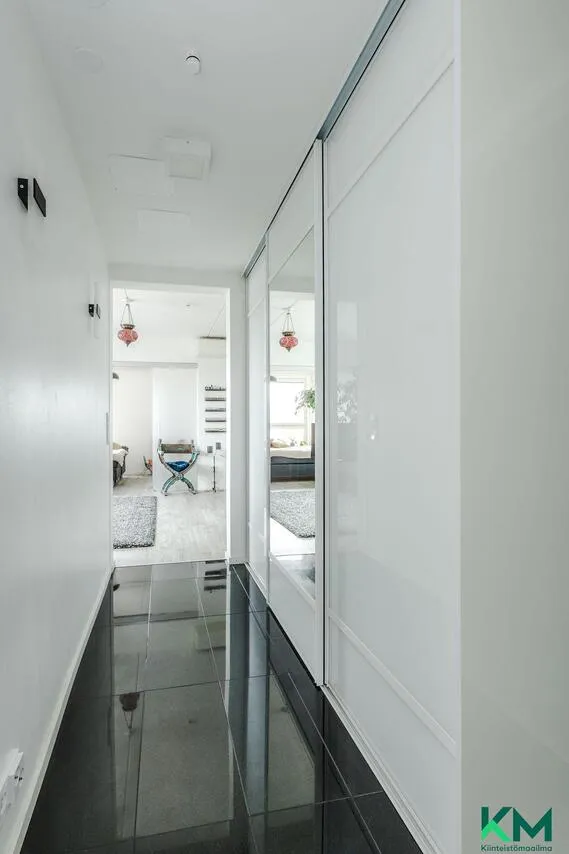 hallway_entrance